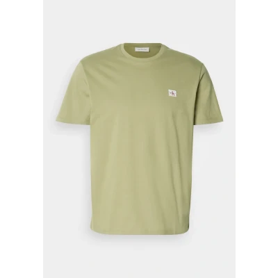 Abbildung von Calvin Klein Herren T Shirt Kurzarm Badge Jersey Classic Tee aus Baumwolle, Beige (Cedar), L
