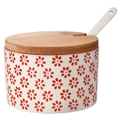 Abbildung von Bloomingville Salztopf mit Deckel und Löffel Susie Retro Zuckerdose Vintage Topf für Marmelade Ø 10 cm, rot, Keramik, fasst ca. 250 ml