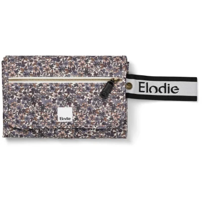 Abbildung von Elodie Details Wickelunterlage für Unterwegs Mini Tasche Wasserdicht (enthält 2 Frottees) Blue Garden