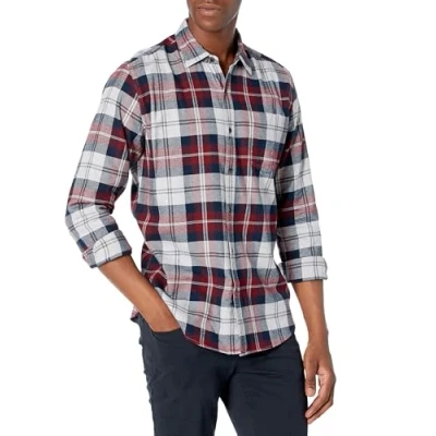 Abbildung von Amazon Essentials Herren Langarmhemd aus Flanell (in Übergröße erhältlich), Burgunderrot Grau Karomuster, L