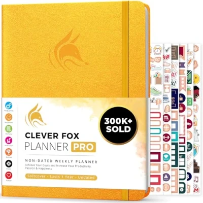 Abbildung von Clever Fox Planer PRO Wöchentlicher &amp; monatlicher Lebensplaner zur Steigerung der Produktivität (Bernsteingelb (Undatiert), A4 (21.5 x 28cm) Englisch)