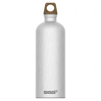 Abbildung von SIGG Traveller MyPlanet™ Path Plain Trinkflasche (0.6 L), klimaneutrale und auslaufsichere Trinkflasche, federleichte aus Aluminium, Made in Switzerland