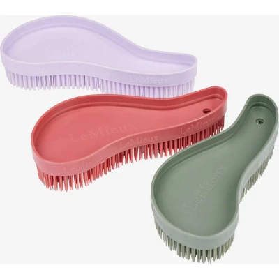 Abbildung von LeMieux Striegel Wizard Cranberry One Size Agradi.deVerkauft von Agradi