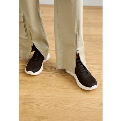 Abbildung von Skechers Performance FLEX Bungee Walkingschuh, Damen, Größe: 37, Nero Textil/synthetik