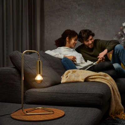 Abbildung von OSRAM Filament LED Lampe mit E27 Sockel, Warmweiss (2700K), Birnenform Gold verspiegelt, 7W, Ersatz für 50W Glühbirne, Retrofit CLASSIC A Mirror, 1 Stück (1er Pack)