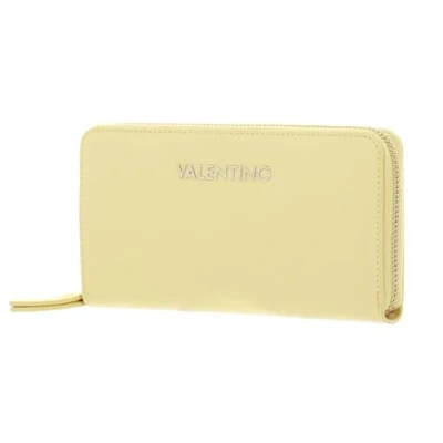 Abbildung von Valentino Womens 7B3 ZERO RE Bi Fold Wallet, VANIGLIA