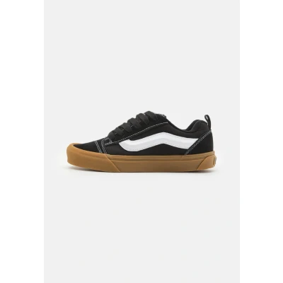 Abbildung von Vans KNU Skool Unisex Skateschuh, Größe: 45, Black Veloursleder