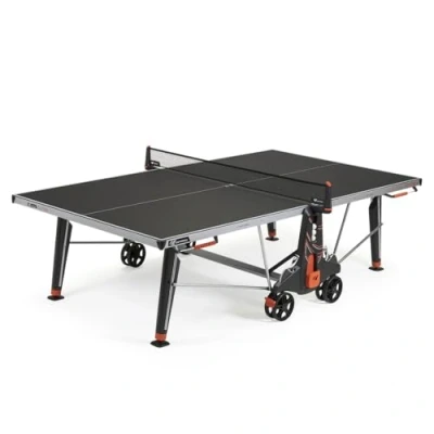 Abbildung von CORNILLEAU 500X Outdoor &amp; Indoor Tischtennisplatte 6 mm Melaminharzplatte TÜV geprüft Hochwertig und funktional Wetterfest Turnierqualität Klappbar 10 Jahre Garantie Schwarz