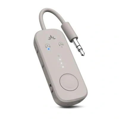 Abbildung von Avantree Relay Premium Bluetooth 5.3 Adapter für Flugzeug, Unterstützt 2 AirPods oder Kopfhörer mit aptX Low Latency, 3,5mm AUX Klinke Transmitter Sender Flugreisen, TV, Fitnessstudio, Tablets