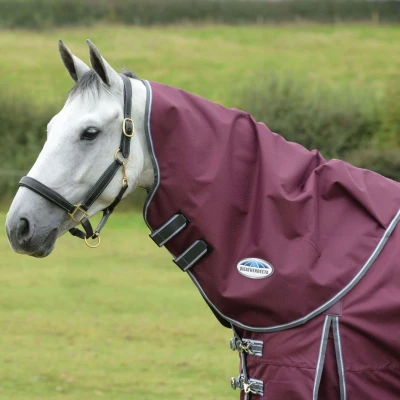 Abbildung von Weatherbeeta Regendecke Comfitec Plus Dynamic II Neck Rug Lite Maroon/Grau/Weiß M