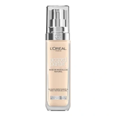 Abbildung von L’Oréal Paris Perfect Match in 1N Ivory, flüssiges Make up, verschmilzt perfekt mit dem Hautton für einen absolut natürlichen Teint, 30 ml