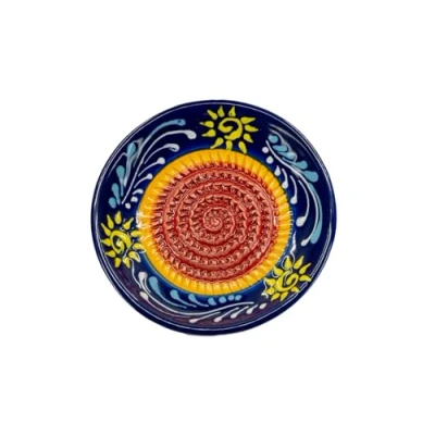 Abbildung von Kaladia Keramik Reibeteller/Keramikhobel ideal für Ingwer, Parmesan etc. Motiv: Blau mit Sonne Durchmesser: 12 cm handgemacht &amp; handbemalt Made in Spain