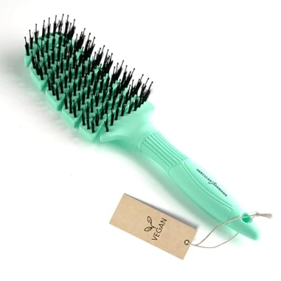 Abbildung von HERCULES SÄGEMANN Flexy Shape Brush (breit) Haarbürste zum extra sanften Entwirren. mit ergonomischem Griff, veganen Borsten und Nylonpins für gesundes Haar Farbe: Mint