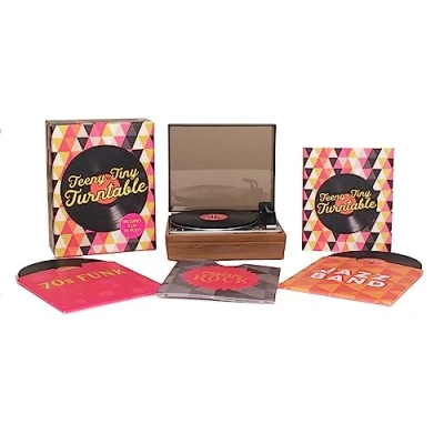 Abbildung von Teeny Tiny Turntable: Includes 3 Mini LPs to Play! (RP Minis)