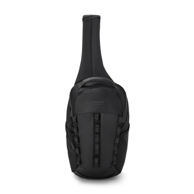 Abbildung von LARKSON Sling Bag Herren &amp; Damen Schwarz Klint Funktionale Crossbody Schultertasche für Wandern Outdoor Fahrrad 4 Liter Volumen Wasserabweisend Wasserfester Reißverschluss