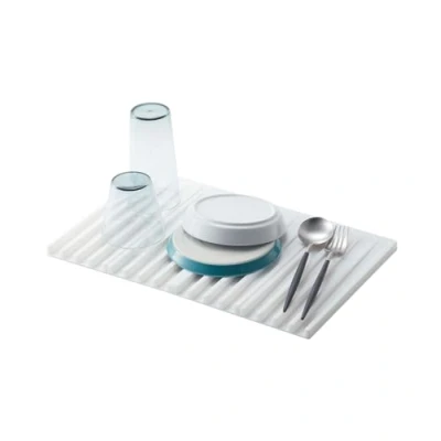 Abbildung von YAMAZAKI 3835 P Abtropfgestell, Küche Home Faltbare Abtropfschale Küchenabtropfmatte Silikon, White