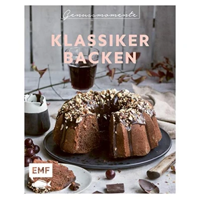 Abbildung von Genussmomente: Klassiker backen: Schnell und einfach Lieblingsrezepte für Käsekuchen, Bienenstich, Streuselkuchen, Donauwelle, Marmorkuchen, ... im handlichen Format modernem Design)