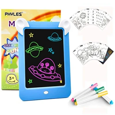 Abbildung von PHYLES Magic Drawing Pad, LED Zaubertafel Kinder 3 12 Jahre, enthält 19 Maltafel Pad (Buchstaben, Zahlen, Muster), 4 Zeichenstifte, 1 Reinigungstuch,Das perfekte Lernspielzeug (Blau)