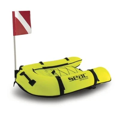 Abbildung von SEAC Unisex Adult Bridge aufblasbarer Schwimmkörper für Freitaucher und Speerfischer, mit Schulterriemen, 95x70cm, gelb