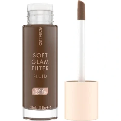 Abbildung von Catrice Soft Glam Filter Fluid, Basis, Nr. 098, Braun, pflegend, natürlich, glänzend, strahlend, vegan, ölfrei, ohne Parfüm, Alkohol, 1er Pack (30ml)