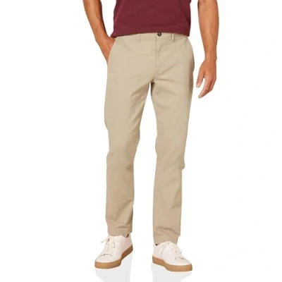 Abbildung von Amazon Essentials Herren Legere Stretch Chinohose mit schmaler Passform, Khakibraun, 33W / 28L