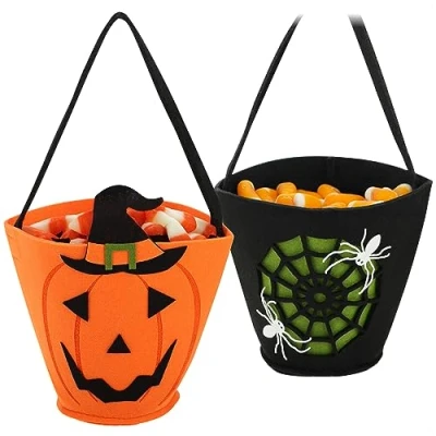 Abbildung von com four® 2X Halloween Tasche Beutel zum Sammeln von Süßigkeiten Sammeltasche aus Filz Geschenktasche mit kinderfreundlichen Gruselmotiven (02 Stück schwarz + orange)
