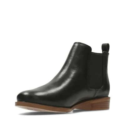 Abbildung von Clarks Damen Taylor Shine Chelsea Boots, Black Leather, 42 EU