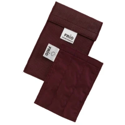 Abbildung von FRIO Pumpe Kühltasche für Insulin 11 x 9cm Weinrot mit wasserfeste Nylon Innentasche 1 KEIN Eispack oder Batterien nötig