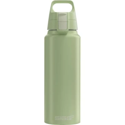 Abbildung von SIGG Alu Trinkflasche WMB Pathfinder Klimaneutral Zertifiziert Für Kohlensäurehaltige Getränke Geeignet Auslaufsicher Federleicht BPA frei Outdoor Eco Green 1 L