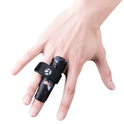 Abbildung von Kuangmi Finger Sleeve Unterstutzung Protector und Verletzungen beim Sport 1 Stuck （Black, S/M）
