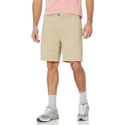 Abbildung von Amazon Essentials Herren Klassisch Geschnittene Chinoshorts, 23 cm, Dunkles Taupe, 34W