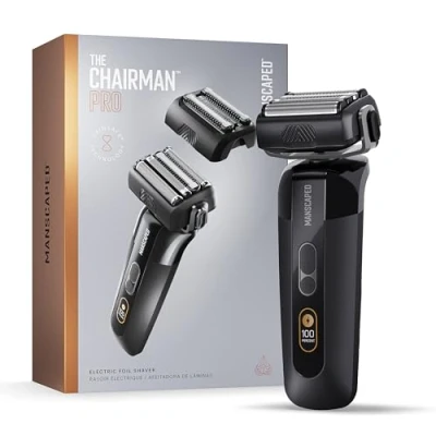 Abbildung von MANSCAPED® The Chairman™ PRO Elektrorasierer, Rasierapparat Mit zwei auswechselbaren SkinSafe® Aufsätzen, Rasierer Herren 4 Rasierelementen und Stoppeltrimmer, Akkubetrieben, Einschaltsperre