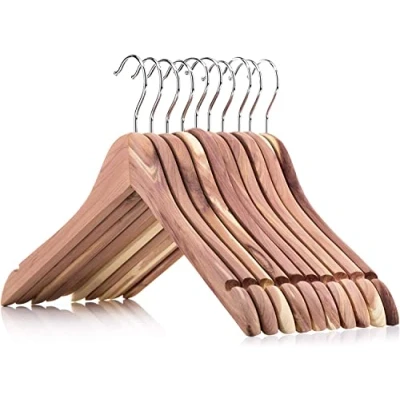 Abbildung von Hangerworld 10 Zedernholz Kleiderbügel 44cm Natürlicher Mottenschutz im Kleiderschrank