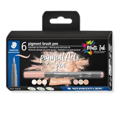 Abbildung von STAEDTLER brush pen pigment Arts, Premium Zeichentusche, Pinselspitze für variable Linienbreite, wasserfest, schnelltrocknend, 6 pens in sortierten Farben im Kartonetui, 371 C6