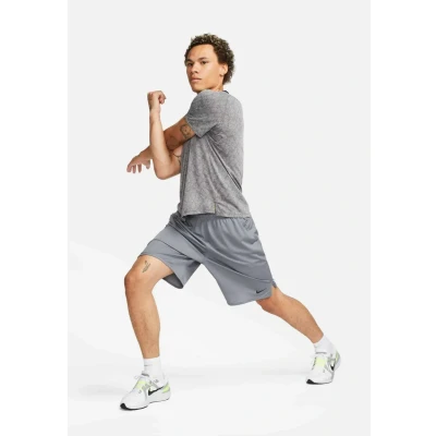 Abbildung von Nike Performance Totality Kurze Sporthose, Herren, Größe: Medium, smoke grey black