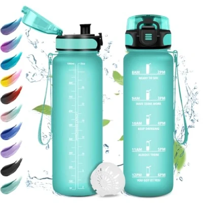 Abbildung von Sport Trinkflasche 1L, Auslaufsichere Wasserflasche mit Filter, Motivierende Zeitmarkierung, Kohlensäure Geeignet, Sportflasche für Gym, Camping, Fahhrad, Erwachsener, Wandern