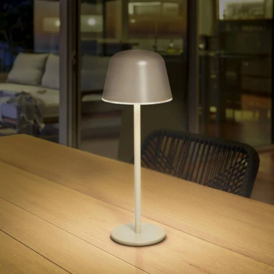 Abbildung von Ledvance ENDURA STYLE TABLE Außenleuchte, 2,5W, 200lm, beige, Tischleuchte, wiederaufladbarer Akku, IP54 Schutzklasse, stufenloses Dimmen, Lichthelligkeits Memory Funktion
