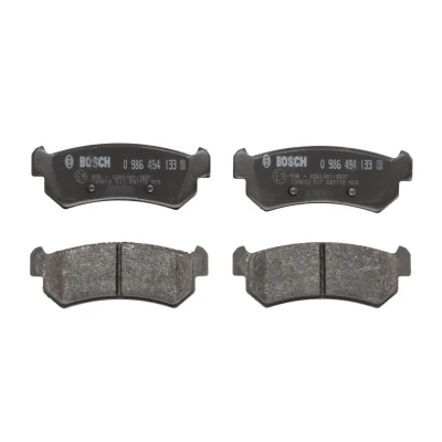 Abbildung von BOSCH 0 986 494 133 Bremsbelagsatz Low Metallic mit Anti Quietsch Blech, Montageanleitung CHEVROLET: Lacetti Hatchback, Nubira Estate
