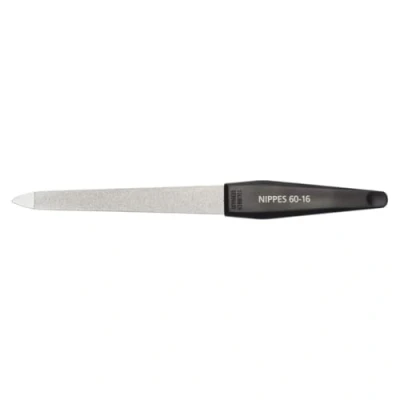 Abbildung von nippes Solingen pes Saphir Nagelfeile, Vernickelter Stahl, 16 cm, Für Pediküre / Maniküre, Nagelfeile Klein, Zum Kürzen und Feilen der Nägel, Made in Germany, silber
