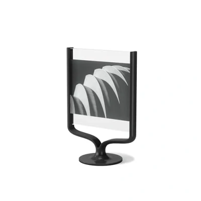 Abbildung von Umbra Wishbone Bilderrahmen für Fotogrößen 10 x 15 und 13 18 cm, beidseitiger Tischbilderrahmen Bilder im Hoch oder Querformat