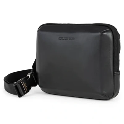 Abbildung von Berliner Bags Premium Umhängetasche Toni, Kleine Crossbody Tasche aus Leder für Damen und Herren Schwarz