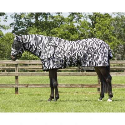 Abbildung von QHP Fly rug with neck and hood