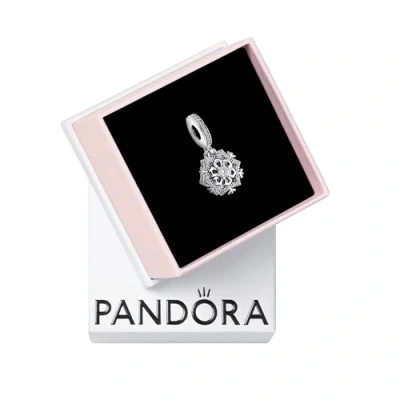 Abbildung von Pandora Moments Damen Charm Silber 792355C01