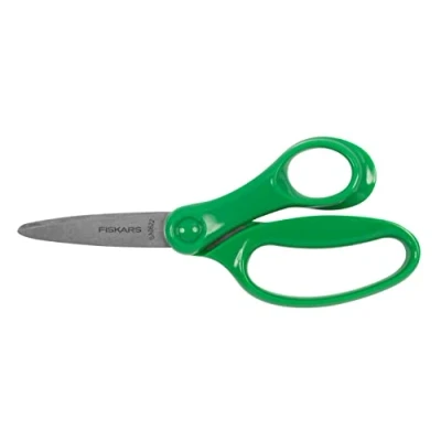 Abbildung von Fiskars Kinderschere, Schere für große Kinder im Alter von 8 11 Jahren, Rechtshändig, Länge: 15 cm, Grün, 1067848