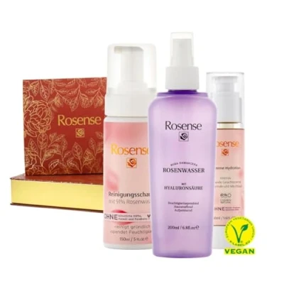Abbildung von Rosense zarte Haut Geschenkset Reinigungsschaum 150ml mit Panthenol, Rosenwasser/Gesichtswasser Hyaluronsäure 200ml, Gesichtscreme für normale und Mischhaut 50ml, Hautpflegeset, vegan