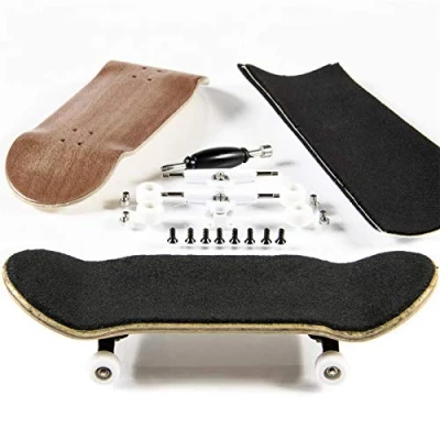 Abbildung von PhoneNatic Finger Skateboard Bauset in rotbraun (Design 1)