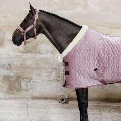 Abbildung von Kentucky Horsewear Turnierdecke Velvet Rosa