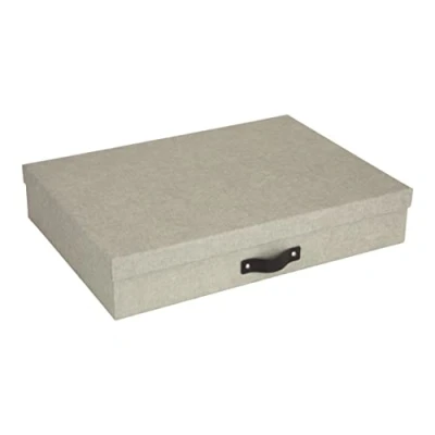 Abbildung von BIGSO BOX OF SWEDEN SVERKER Dokumentenbox für Unterlagen im A3 Format Schreibtischablage mit Deckel und Griff Aufbewahrungsbox aus Faserplatte Papier in Leinenoptik beige