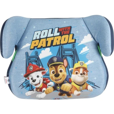 Abbildung von Paw Patrol Sitzerhöhung für die Sicherheit von Kindern mit einer Körpergröße 125 bis 150 cm Grafiken der süßen Hunde Chase, Rubble und Marshall auf hellblauem Hintergrund