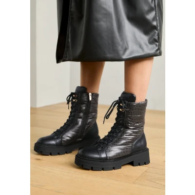Abbildung von Tamaris Schnürstiefelette, Damen, Größe: 40, Black combi Schuhe